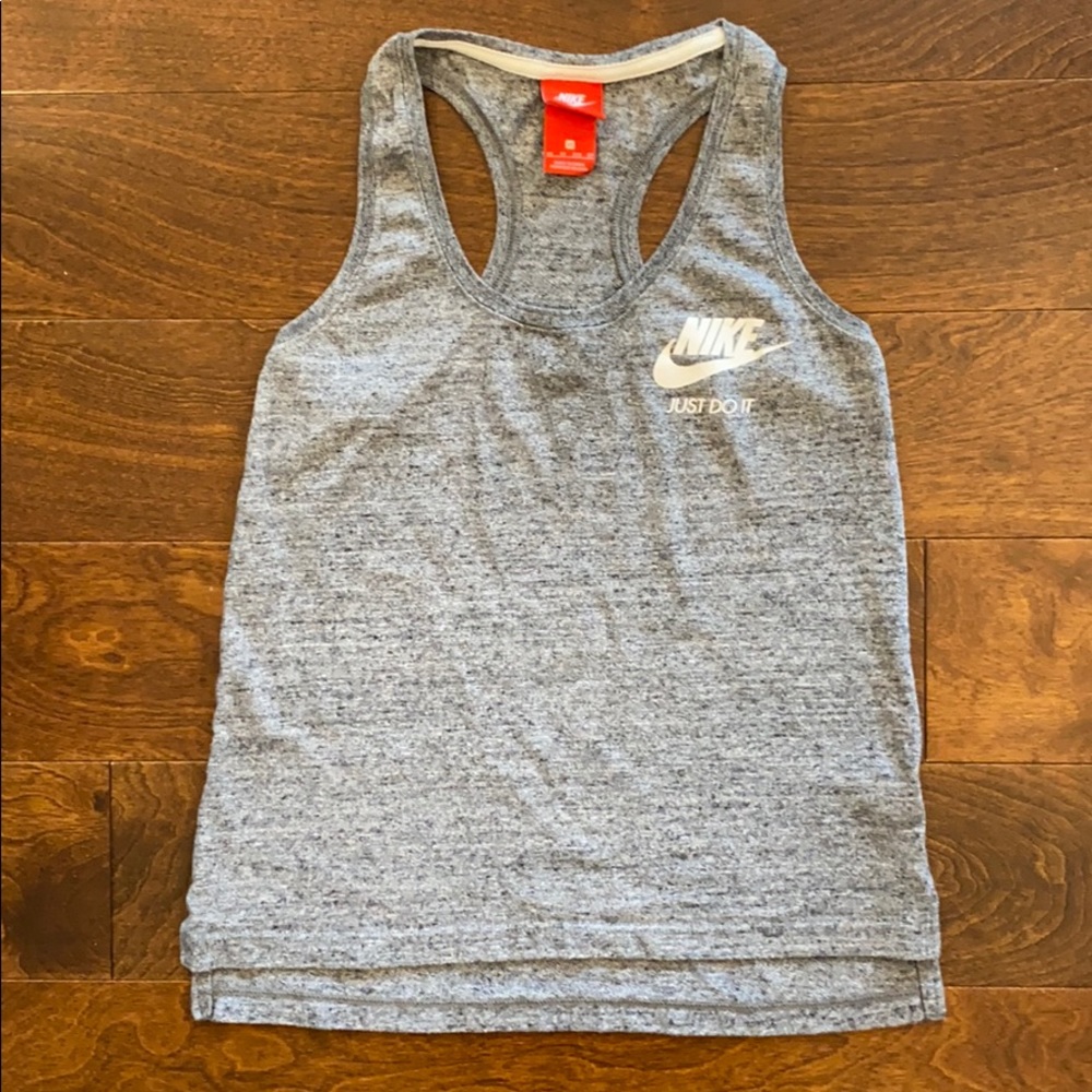 Nike heathered gray racerback